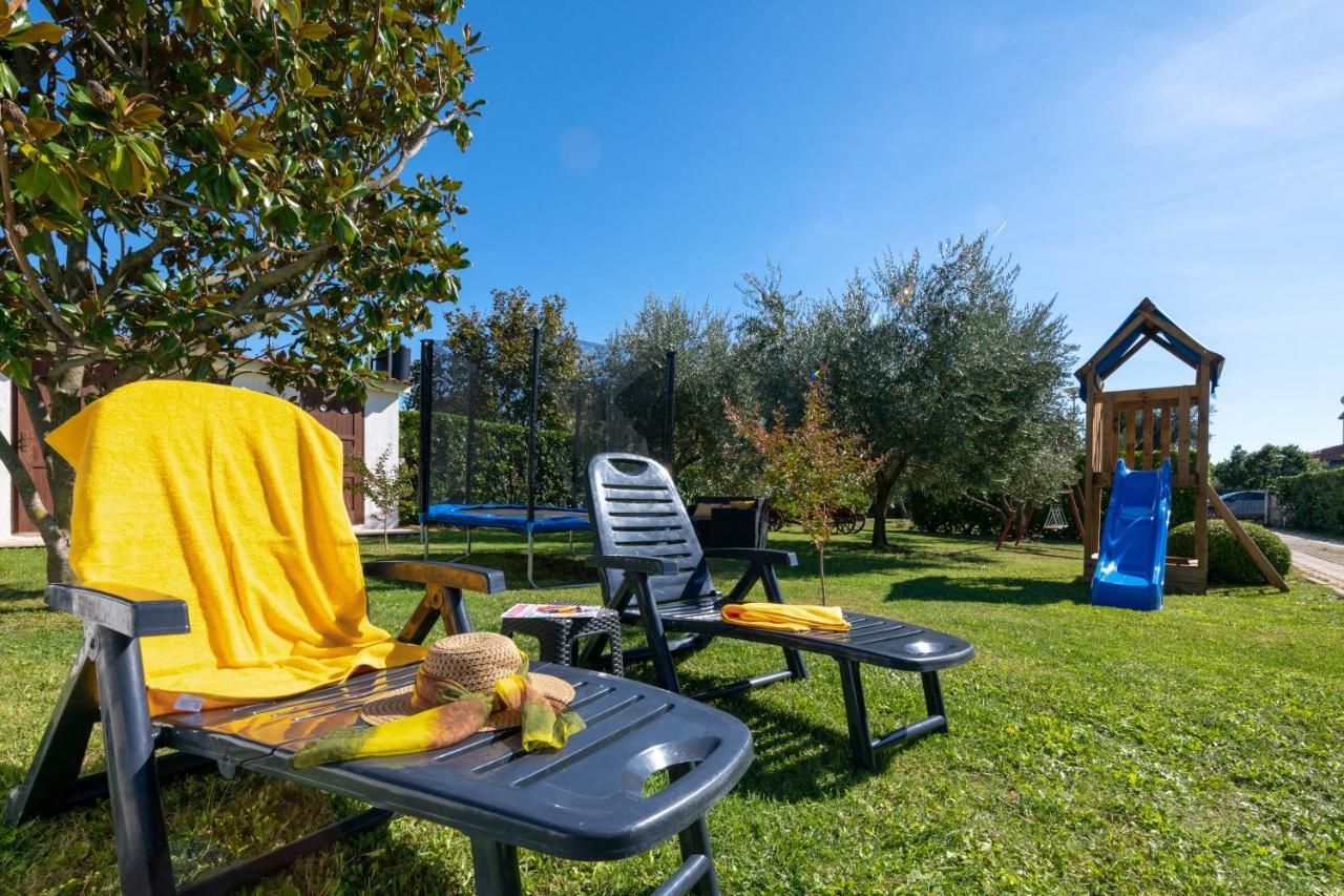 Villa Livia With Three Nice Apartments, Swimming Pool, Childrens Playground, Barbecue And Free Parking Ližnjan Екстериор снимка