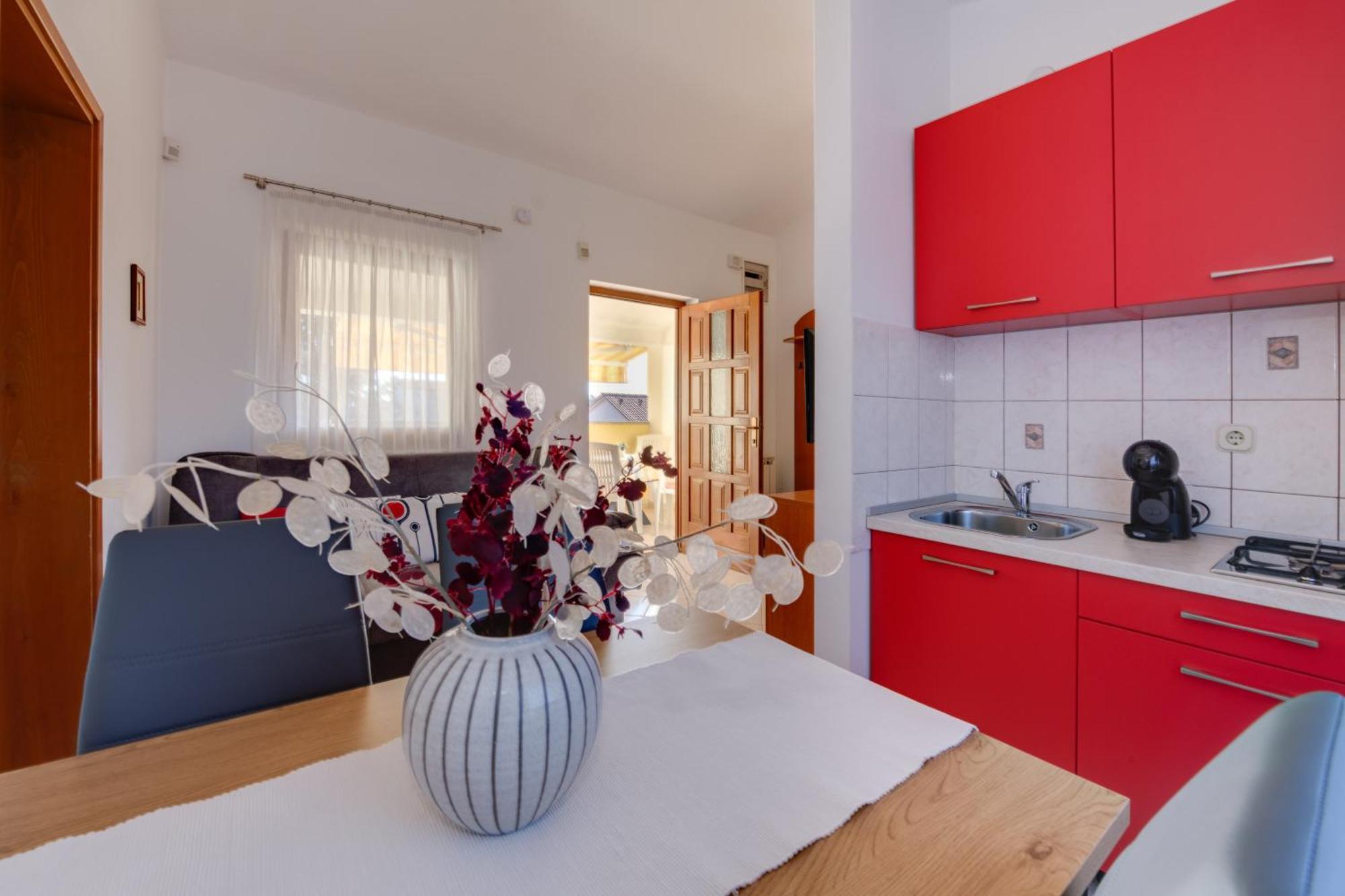 Villa Livia With Three Nice Apartments, Swimming Pool, Childrens Playground, Barbecue And Free Parking Ližnjan Екстериор снимка